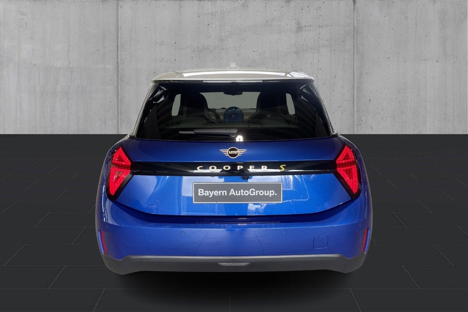 MINI Cooper SE Favoured Trim XL 3d