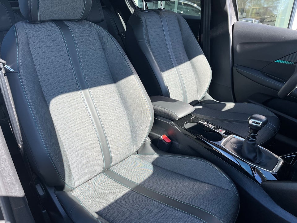 Peugeot 208 1,2 PureTech 100 Allure 5d