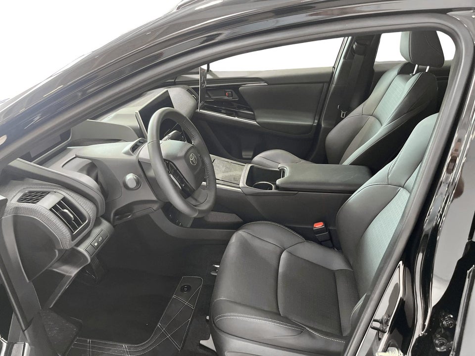 Toyota bZ4X Executive 5d