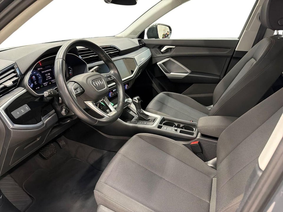 Audi Q3 45 TFSi e Attitude plus S-tr. 5d