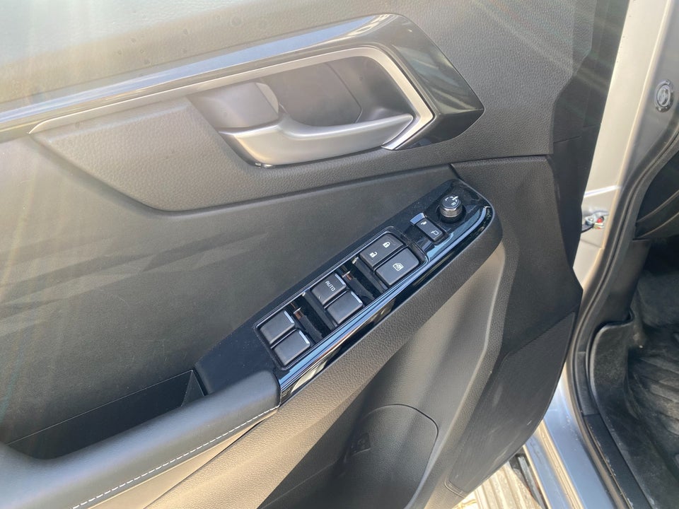 Isuzu D-Max 1,9 TD 163 Crew Cab Exclusive aut. 4d