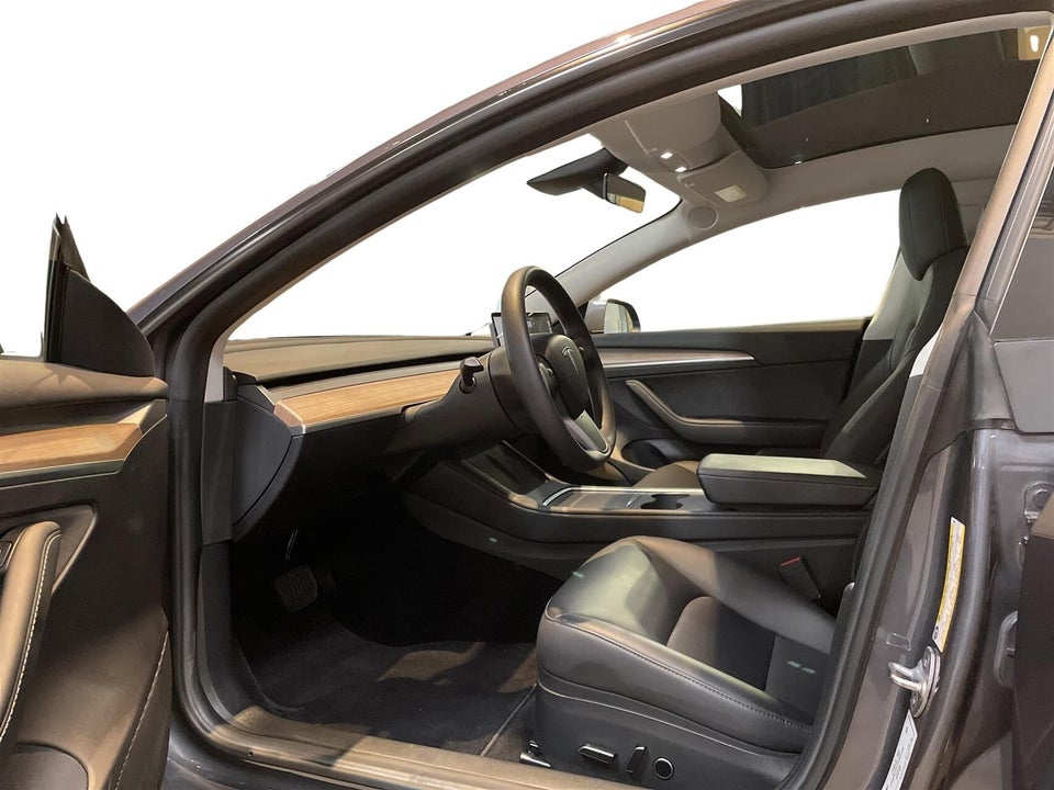 Tesla Model 3 Standard Range+ RWD 4d