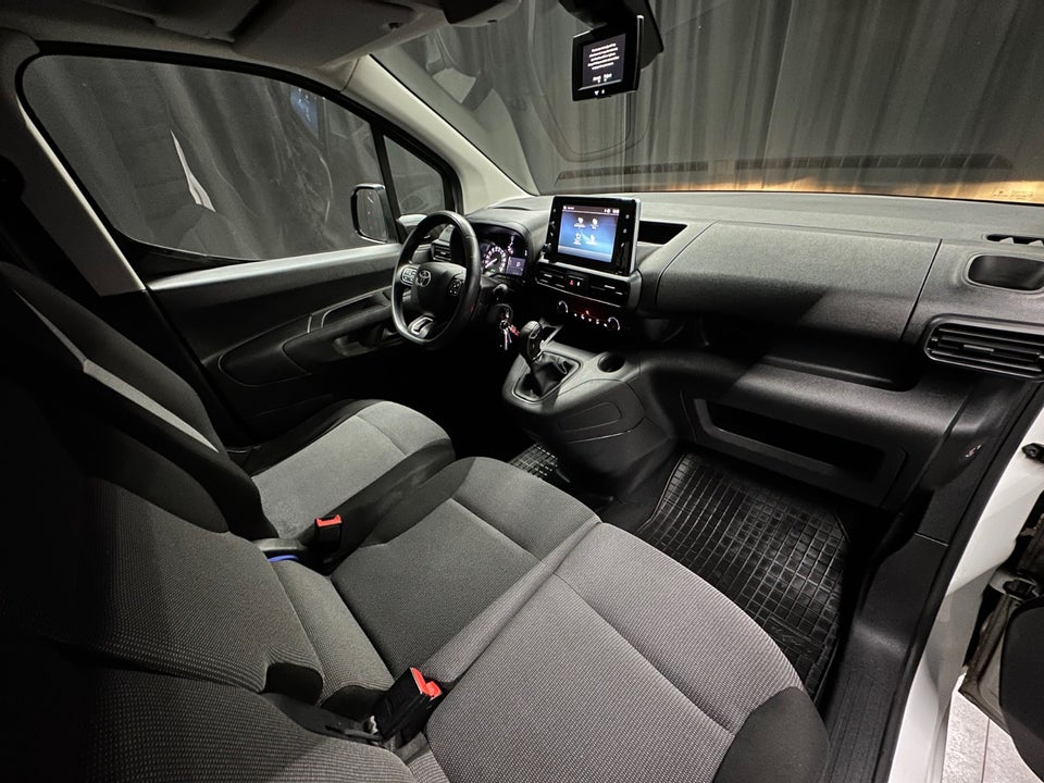 Toyota ProAce City 1,5 D 102 Medium Comfort 6d