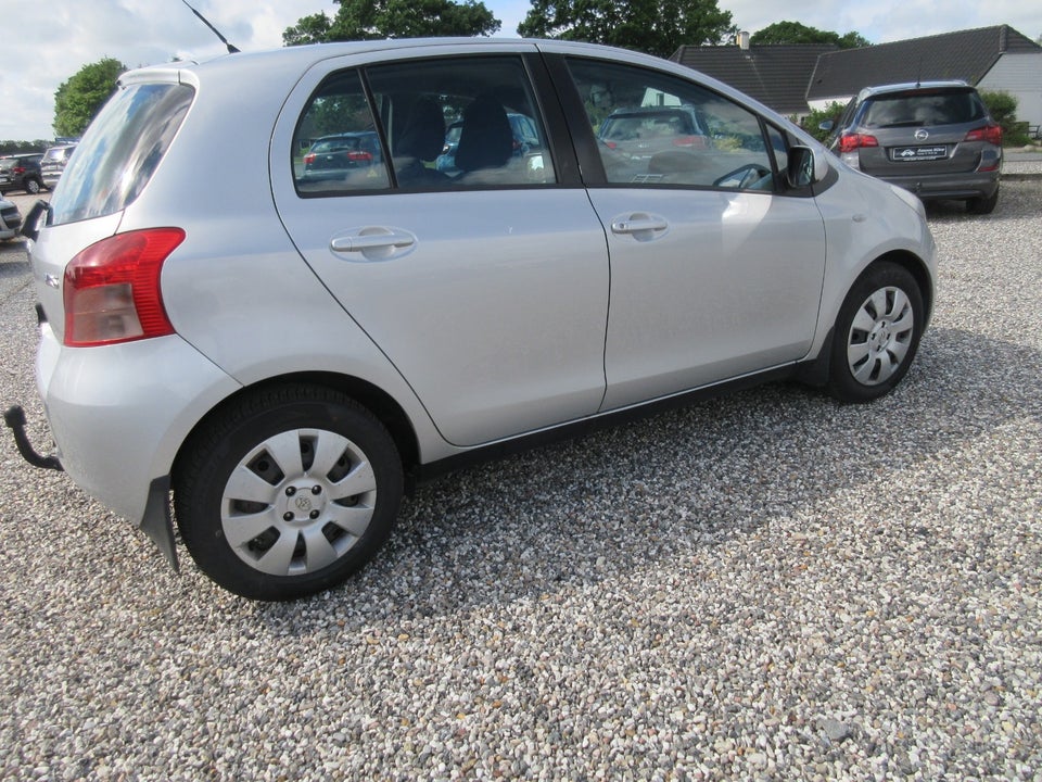Toyota Yaris 1,3 Sol 5d