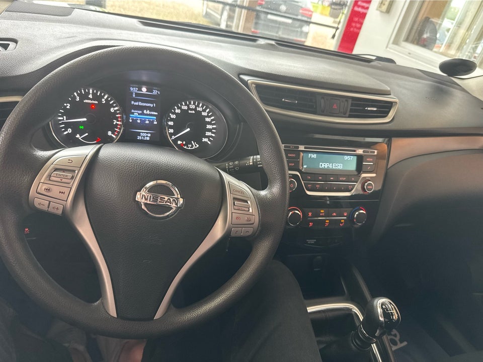 Nissan Qashqai 1,2 Dig-T 115 Visia 5d