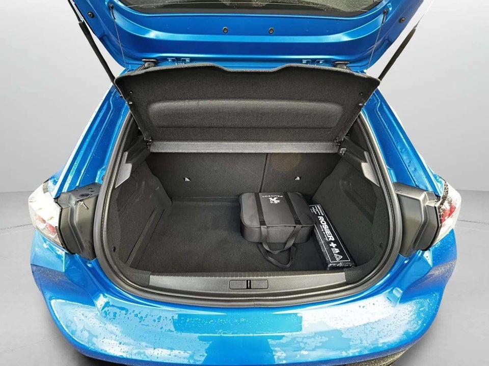 Peugeot e-208 50 GT 5d