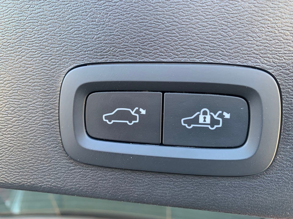 Volvo XC40 P6 ReCharge Ultimate 5d