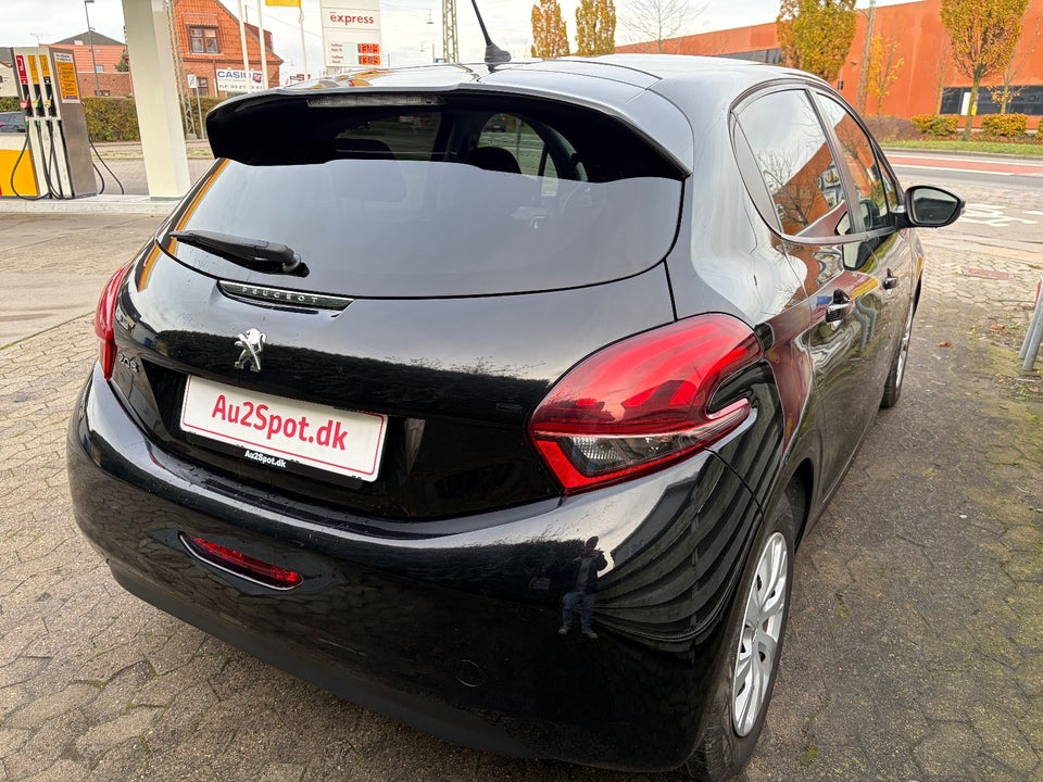 Peugeot 208 1,6 BlueHDi 100 Active 5d