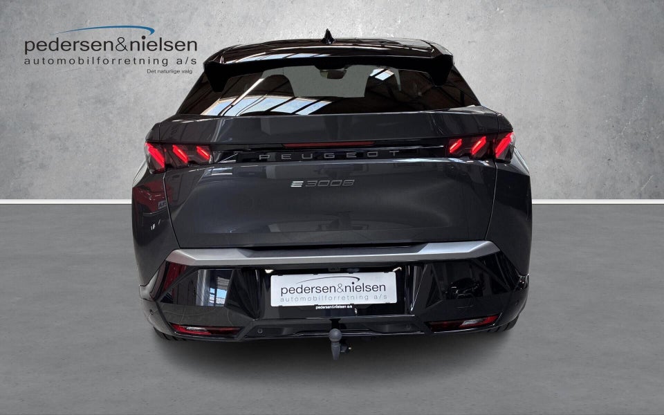Peugeot e-3008 77 GT Pack 5d