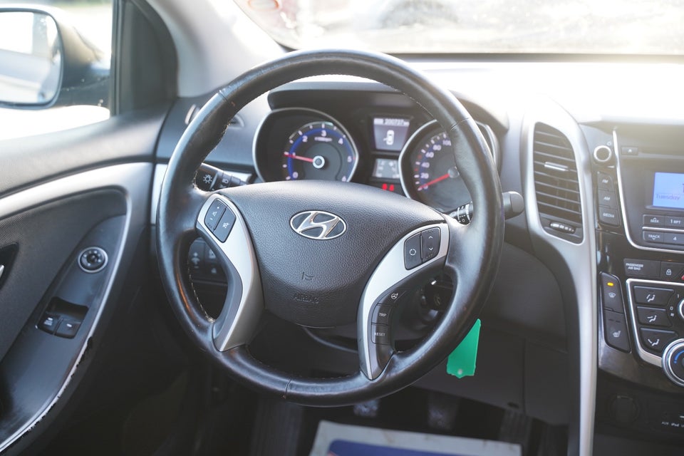 Hyundai i30 1,6 CRDi 110 Active+ CW 5d