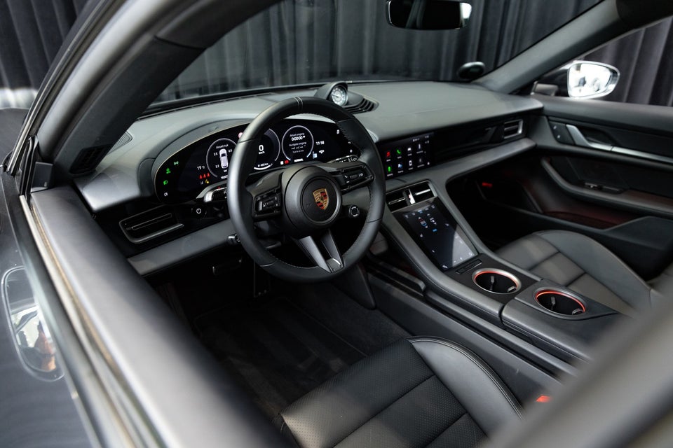 Porsche Taycan Performance+ Sport Turismo 5d