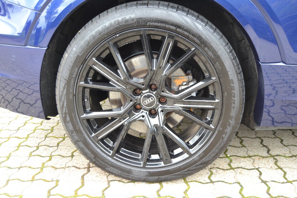 Audi e-tron 55 S-line Sportback quattro 5d