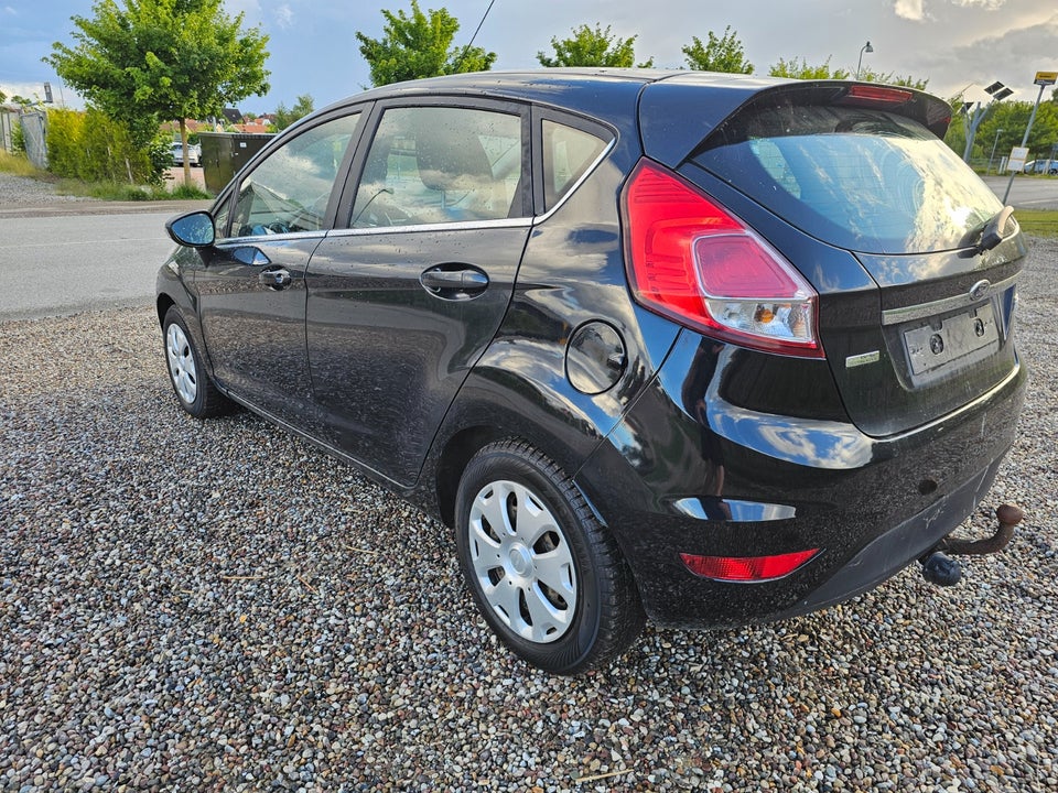 Ford Fiesta 1,6 TDCi 95 Titanium 5d