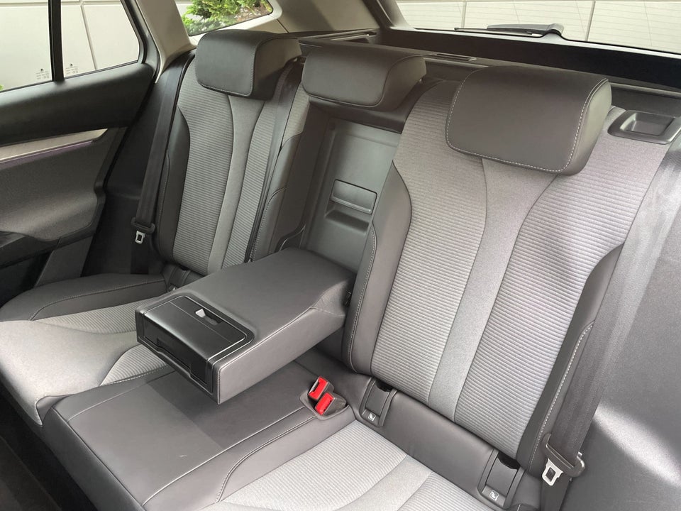 Skoda Enyaq 60 iV Plus 5d