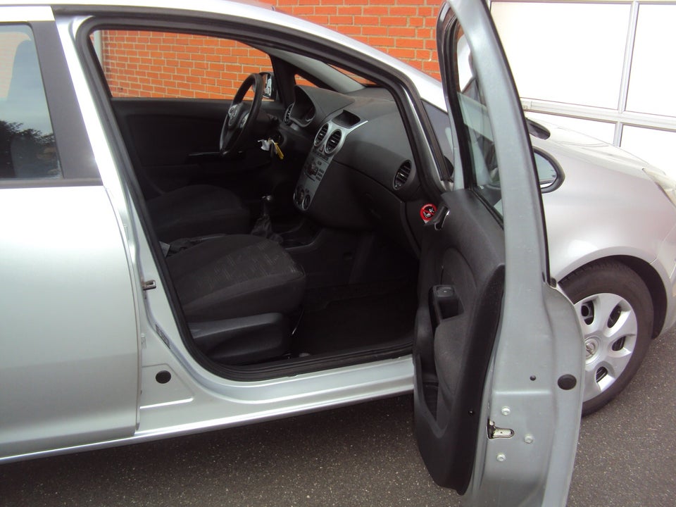 Opel Corsa 1,2 16V Cool 5d