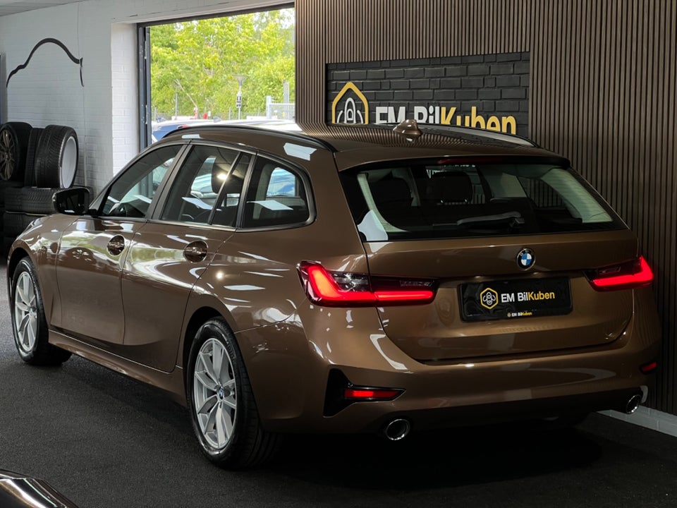 BMW 320d 2,0 Touring Connected aut. 5d