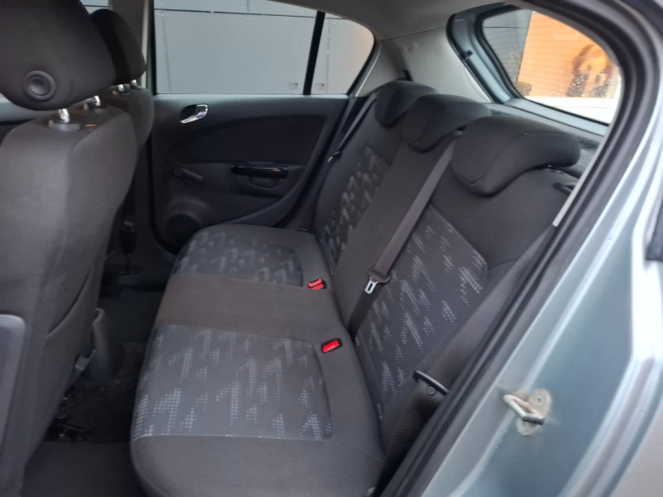 Opel Corsa 1,0 12V Enjoy 5d