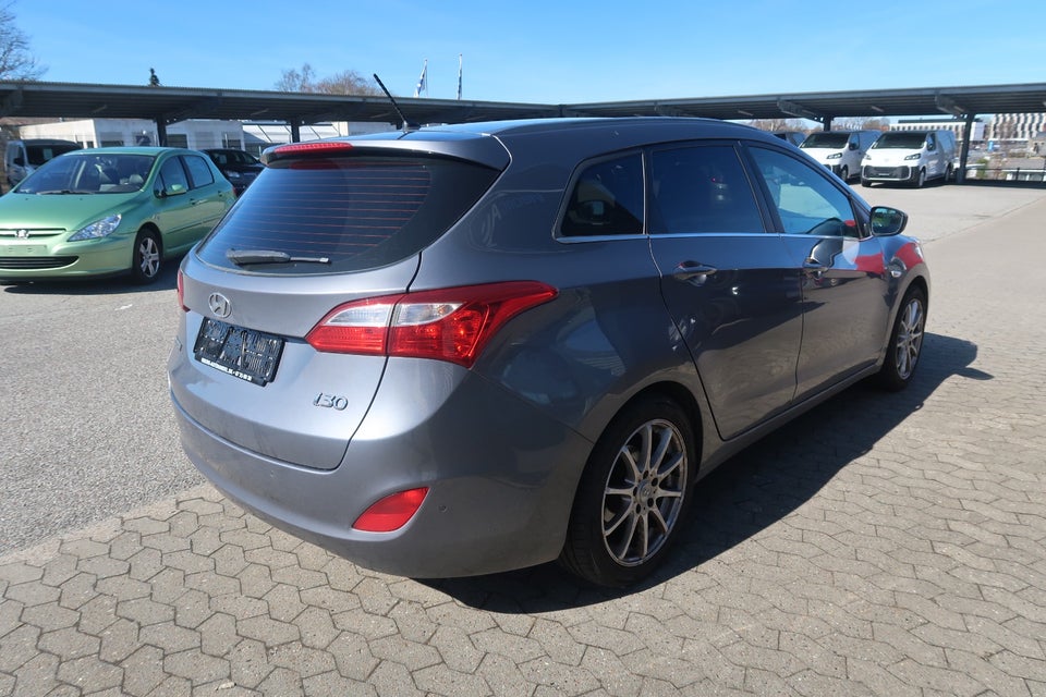 Hyundai i30 1,6 CRDi 110 Premium CW 5d