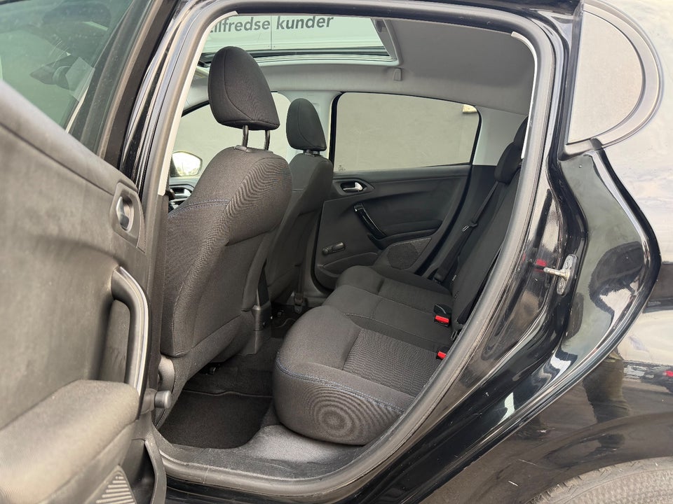 Peugeot 208 1,5 BlueHDi 100 Allure Sky 5d