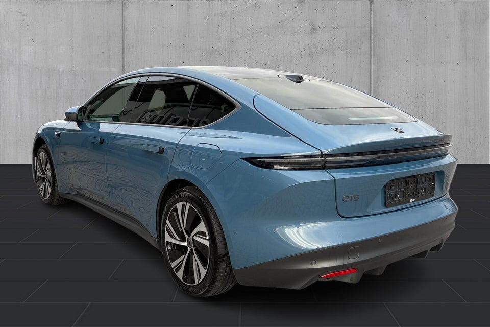NIO ET5 75 Standard Range 4d