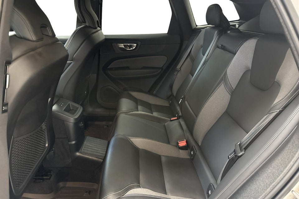 Volvo XC60 2,0 T6 ReCharge R-Design aut. AWD 5d