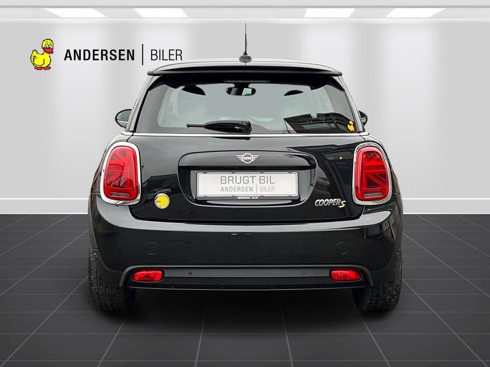 MINI Cooper SE Essential 3d