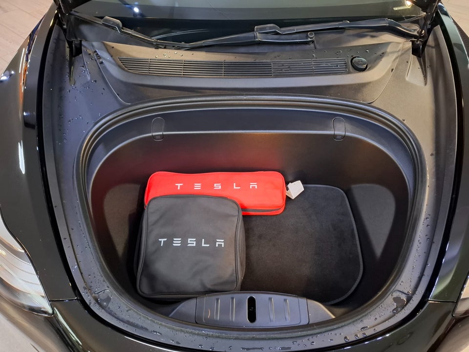 Tesla Model 3 Long Range AWD 4d