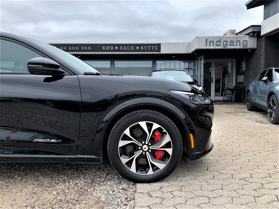 Ford Mustang Mach-E 98 Premium Extended Range AWD 5d