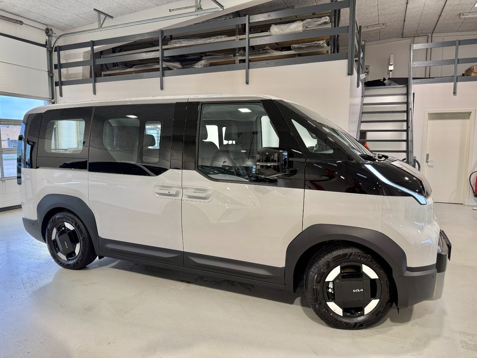 Kia PV5 71 Long Range Upgrade 5d