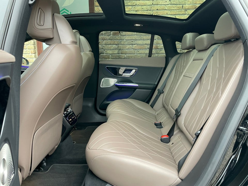 Mercedes EQE350 Electric Art 4d