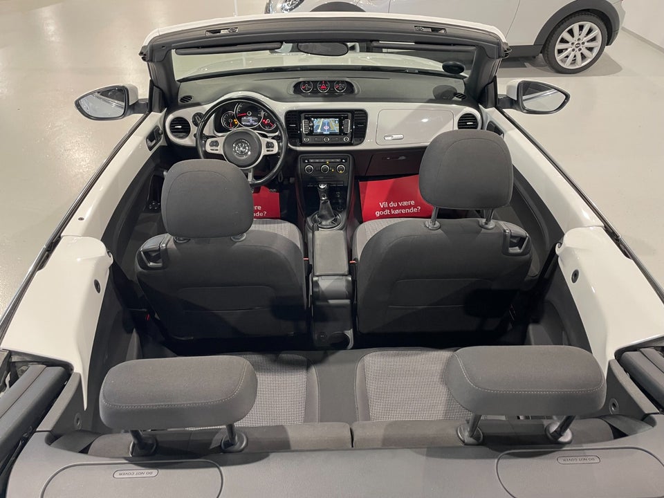 VW The Beetle 1,2 TSi 105 Design Cabriolet 2d