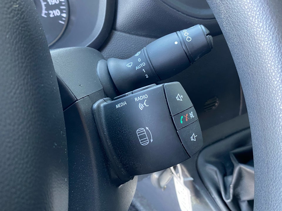 Renault Master III T33 2,3 dCi 145 L2H2 Kassevogn