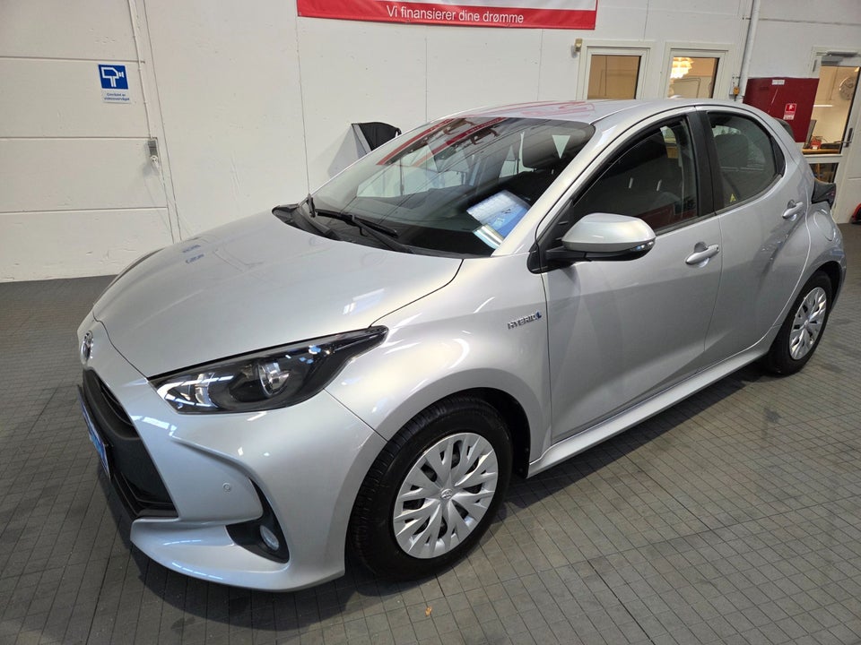 Toyota Yaris 1,5 Hybrid H3 e-CVT 5d