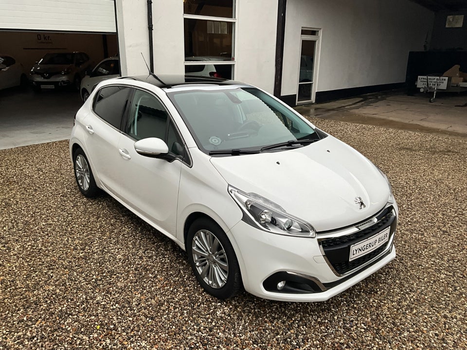 Peugeot 208 1,2 PureTech 82 Prestige 5d