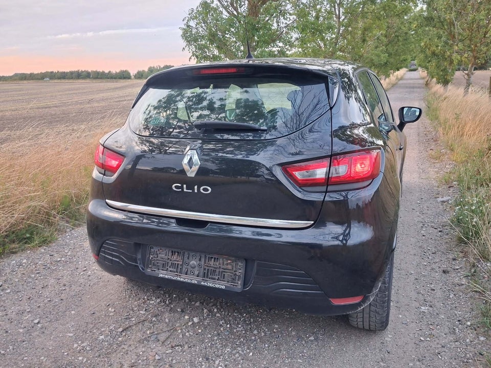 Renault Clio IV 1,2 16V Expression 5d