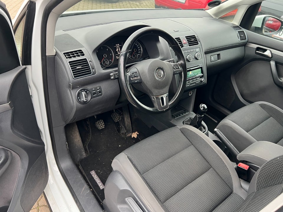 VW Touran 1,6 TDi 105 Comfortline BMT Van 5d