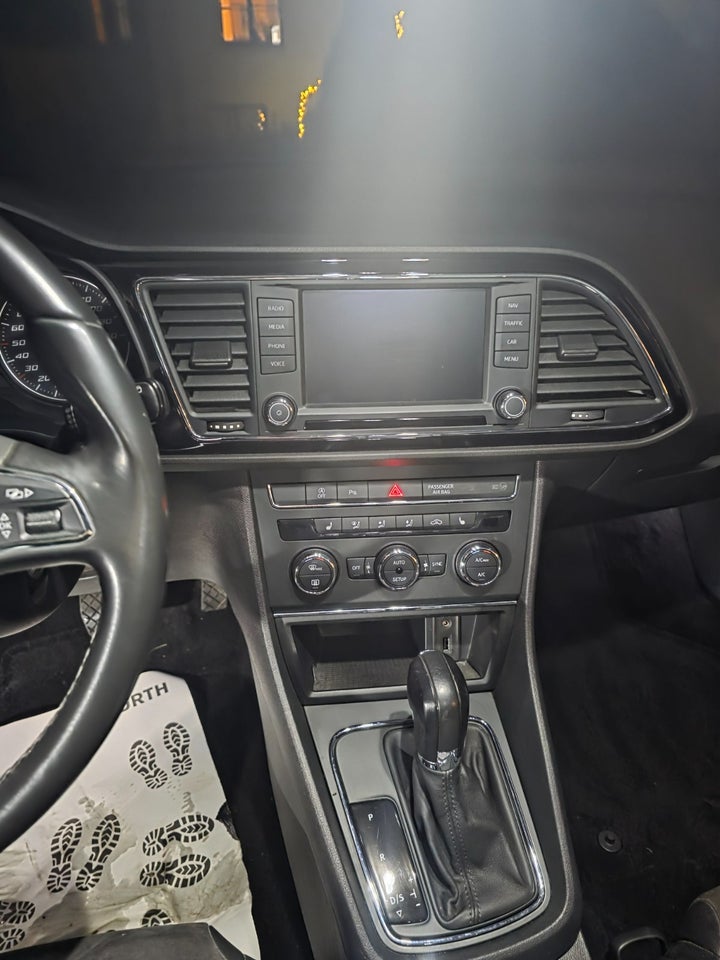 Seat Leon 1,6 TDi 110 Style Barcelona ST 5d