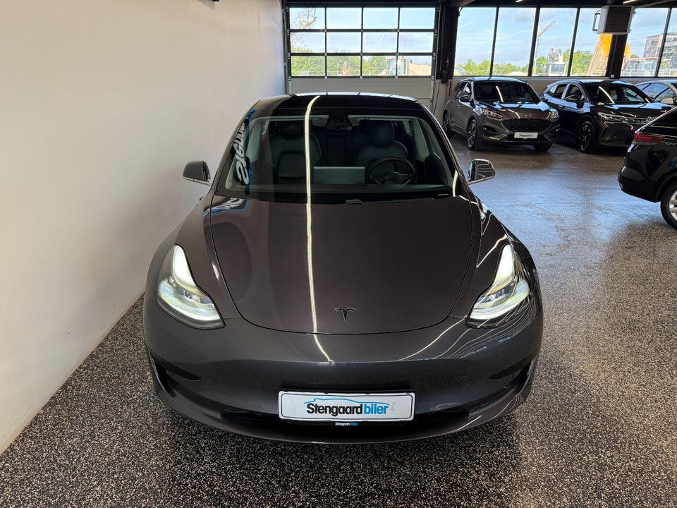 Tesla Model 3 Standard Range+ RWD 4d
