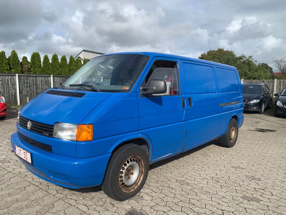 VW Transporter 2,0 TDi 84 Kassevogn kort