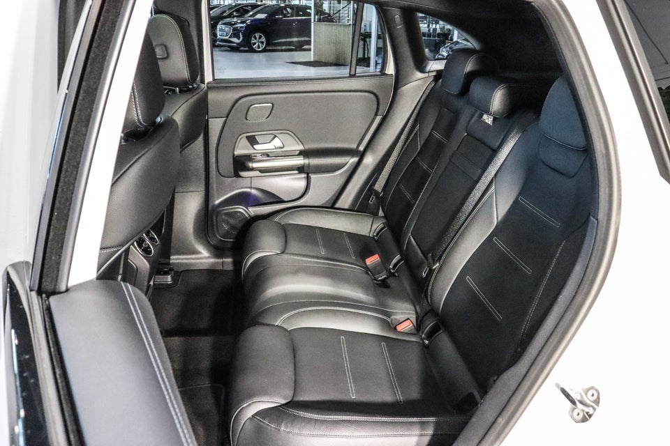 Mercedes EQA350 AMG Line 4Matic 5d