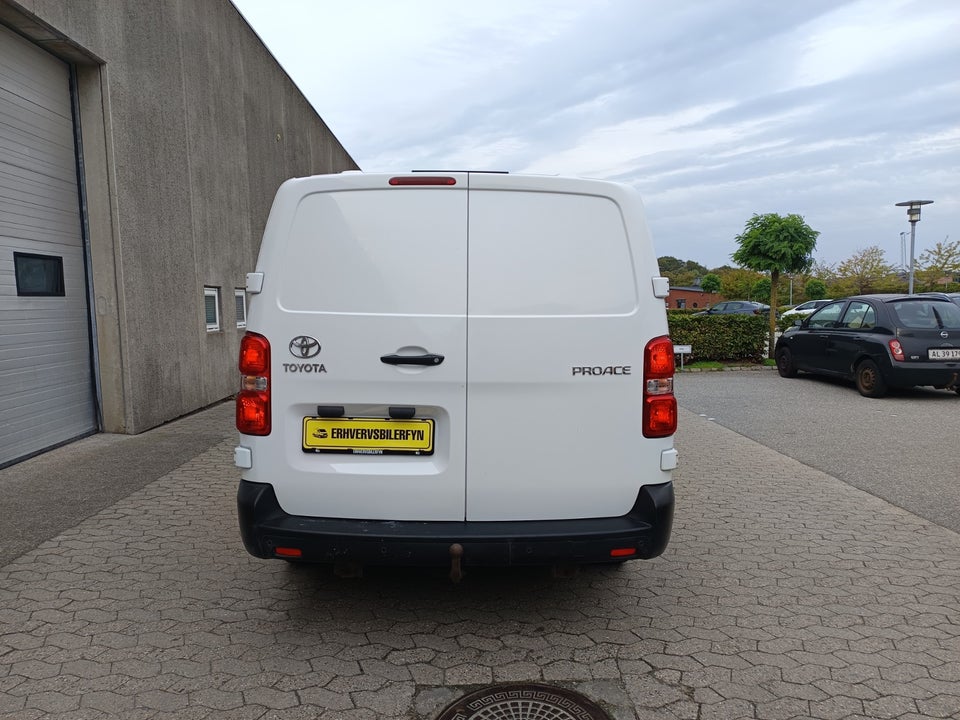 Toyota ProAce 2,0 D 120 Long Comfort 5d