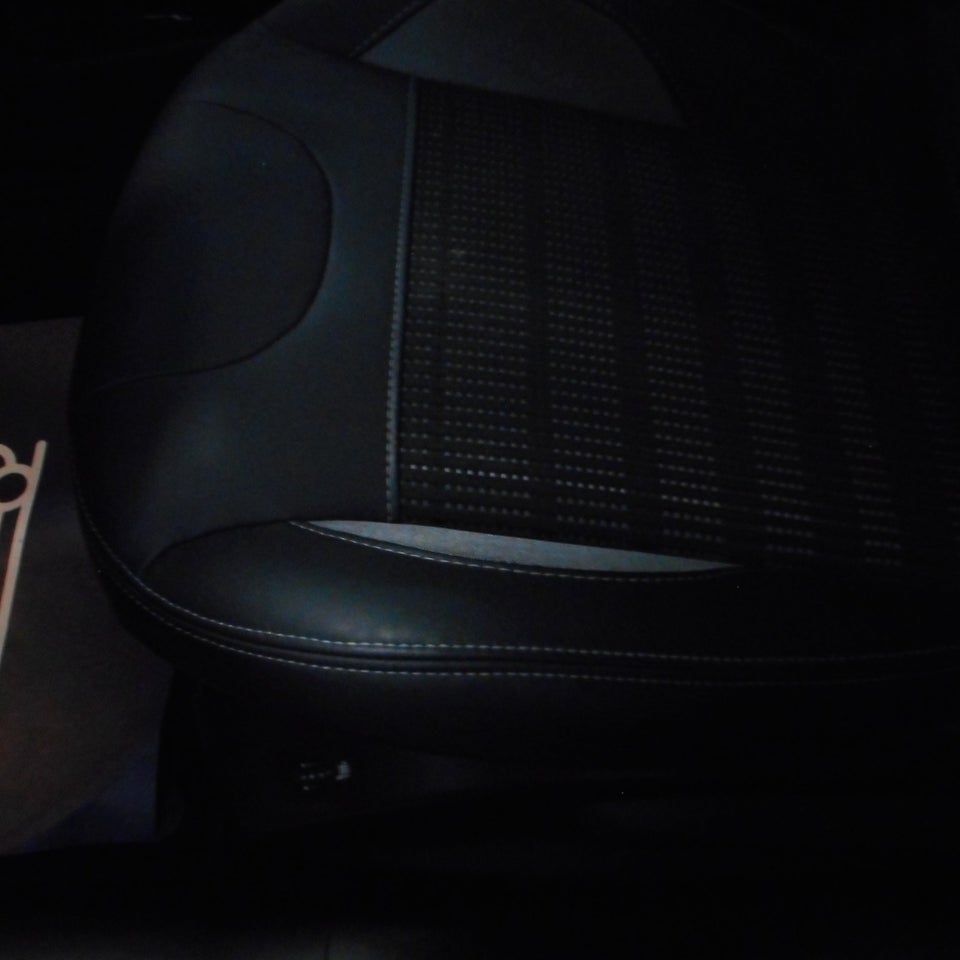 Peugeot 2008 1,5 BlueHDi 100 Allure Sky 5d