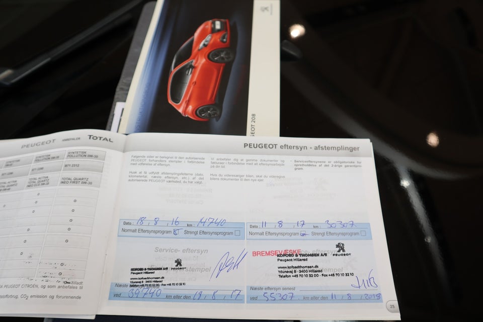 Peugeot 208 1,2 VTi Allure Sky 5d