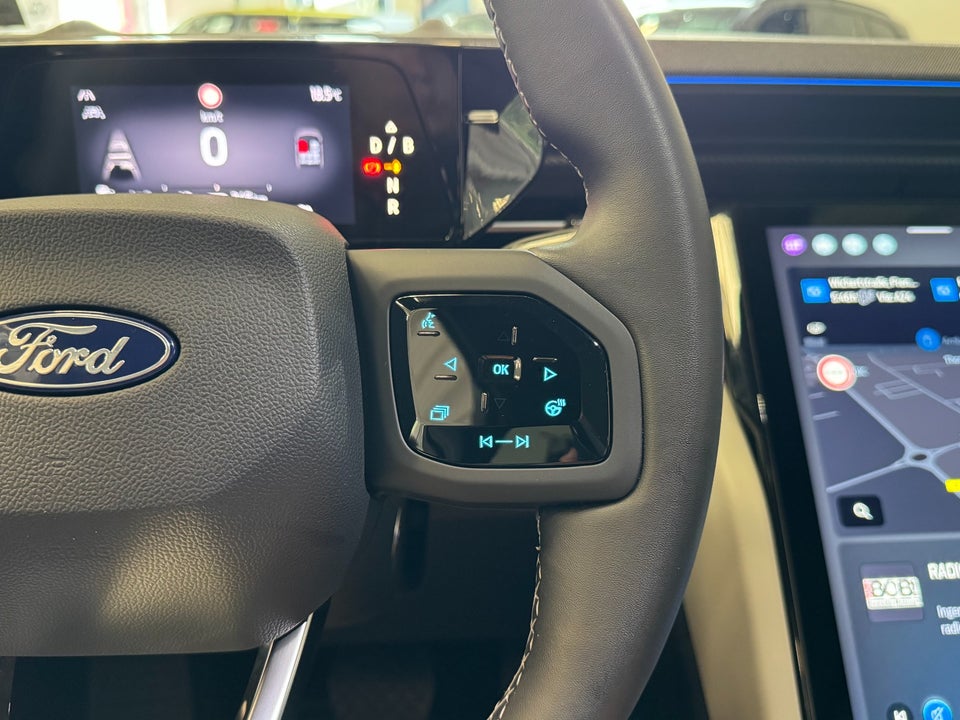 Ford Explorer 82 Premium Extended Range 5d