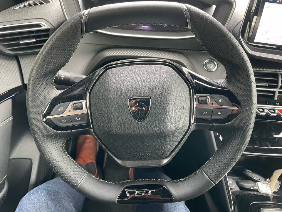 Peugeot e-208 50 GT 5d