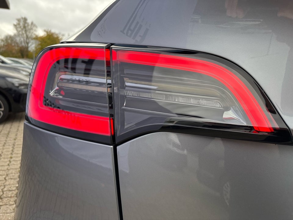 Tesla Model Y Long Range AWD 5d