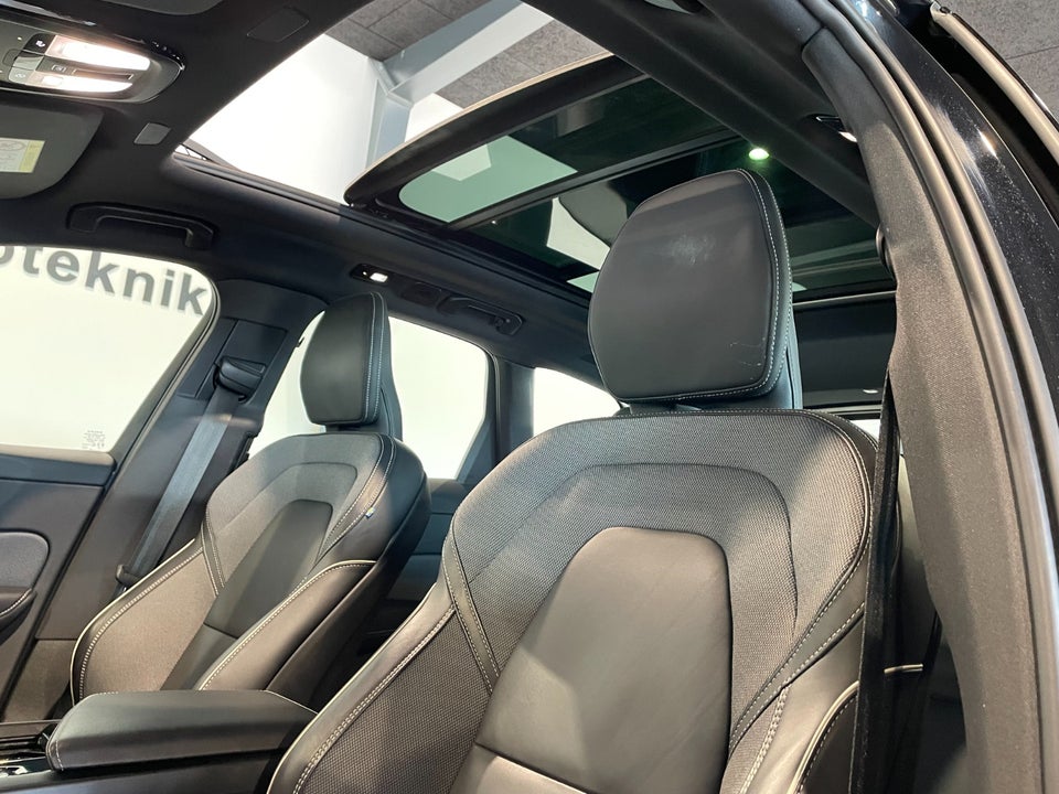 Volvo XC60 2,0 T6 ReCharge Plus Dark aut. AWD 5d