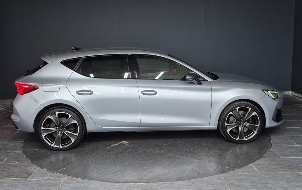 Cupra Leon 1,4 eHybrid DSG 5d