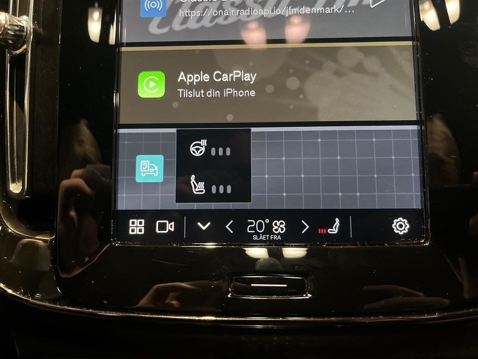 Volvo XC40 Standard Range Plus 5d