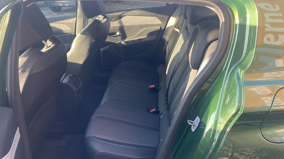 Peugeot 308 1,6 Hybrid First Selection+ EAT8 5d